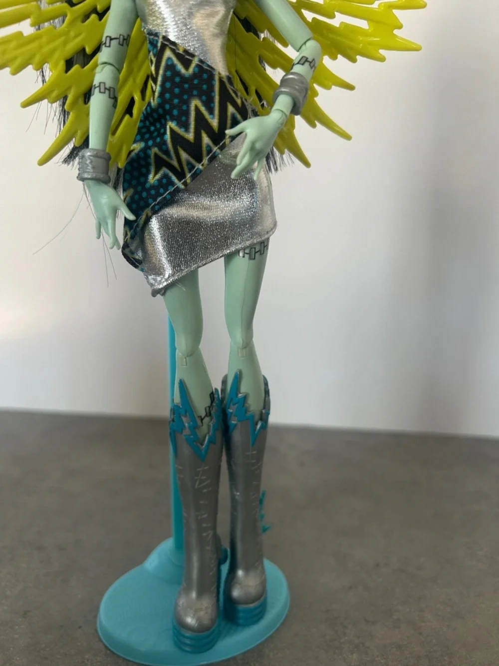 Monster High Power Ghouls Frankie Stein Voltageous 2013 Mattel Stand Brush - Picture 5 of 7